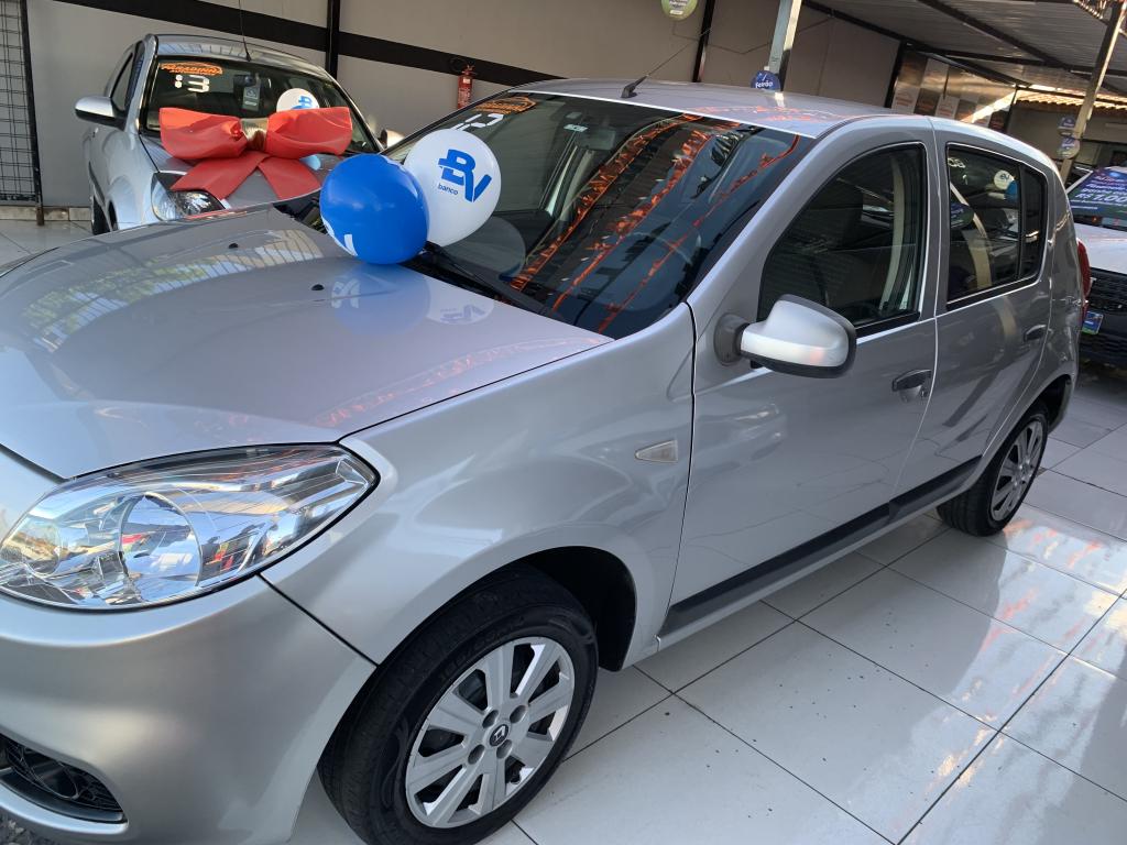 RENAULT Sandero - Foto