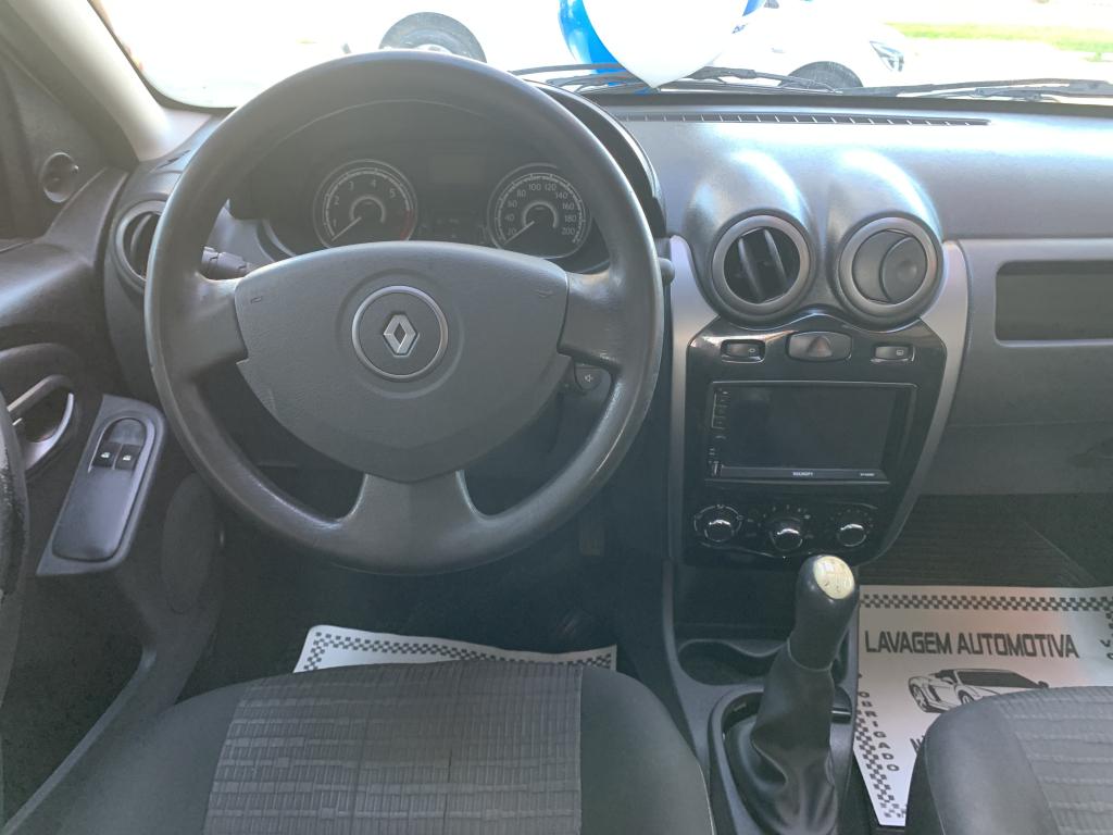 RENAULT Sandero - Foto