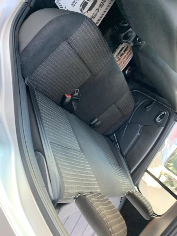 RENAULT Sandero - Foto