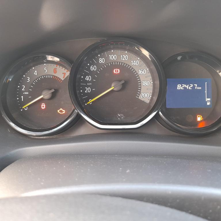 RENAULT Sandero - Foto