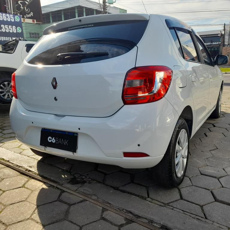 RENAULT Sandero - Foto