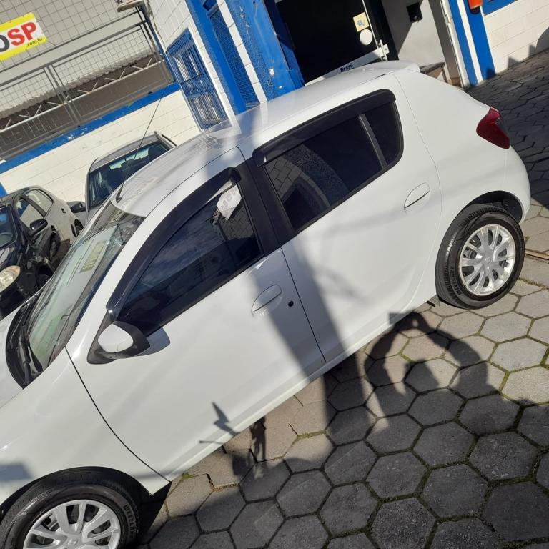RENAULT Sandero - Foto