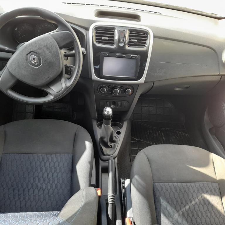 RENAULT Sandero - Foto