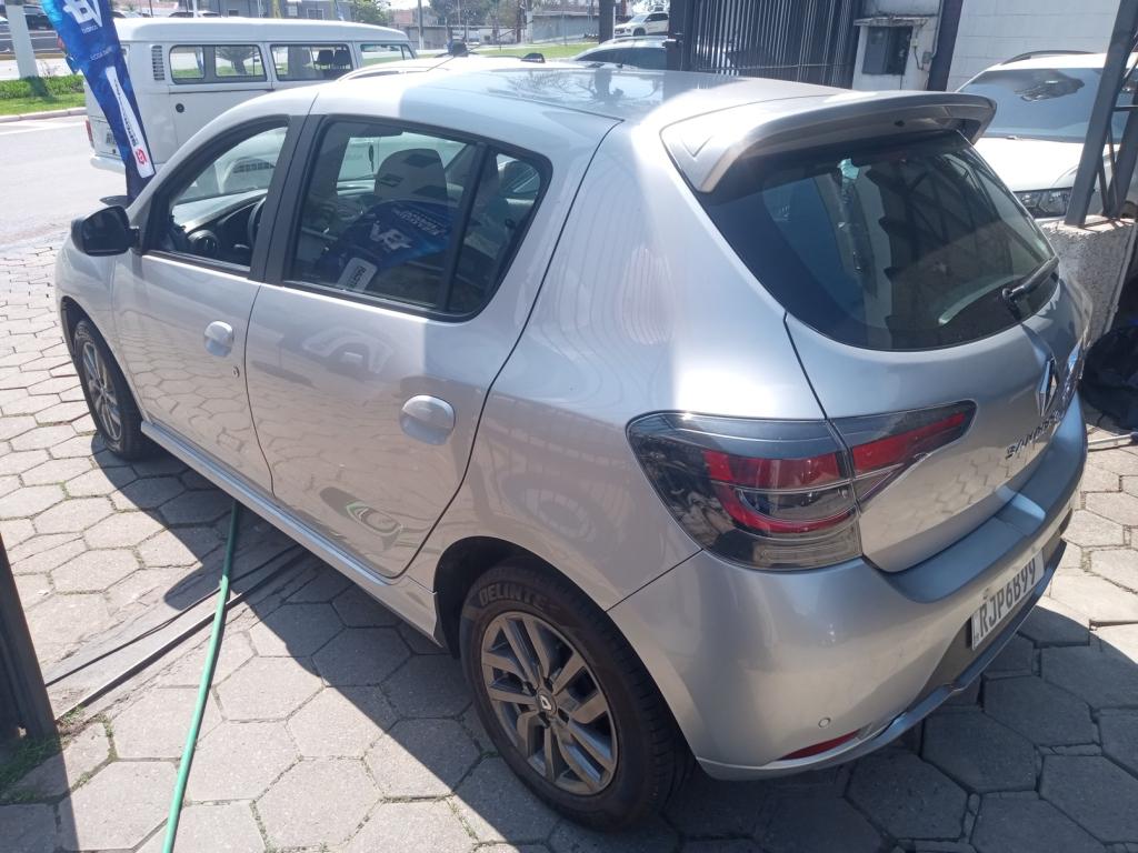 RENAULT Sandero - Foto