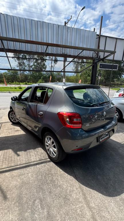 RENAULT Sandero - Foto