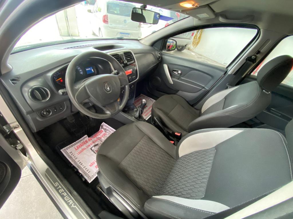 RENAULT Sandero - Foto