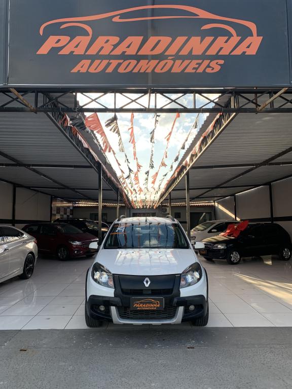 RENAULT Sandero - Foto