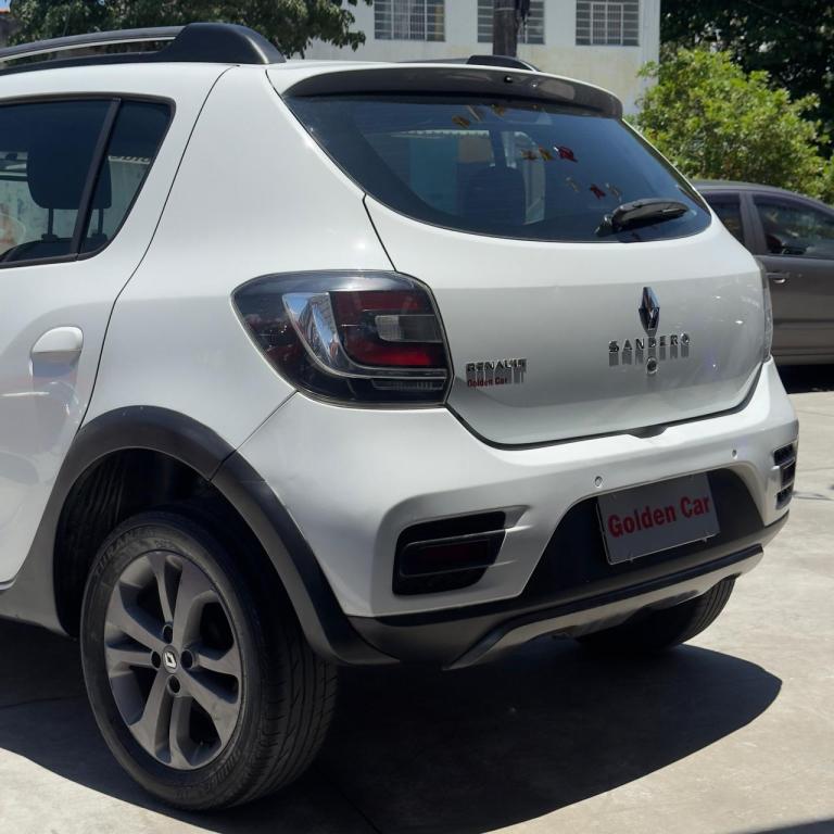 RENAULT Sandero - Foto