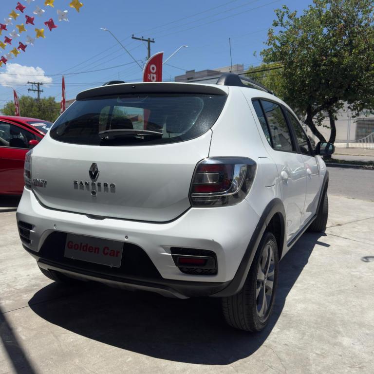 RENAULT Sandero - Foto