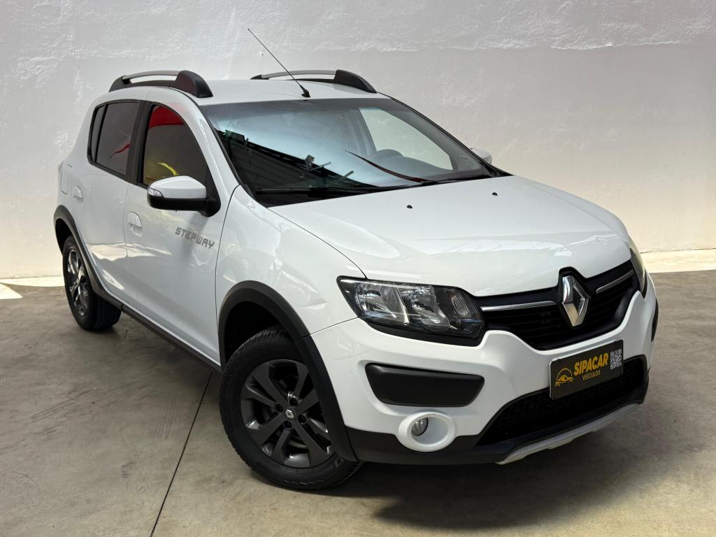 RENAULT Sandero - Foto