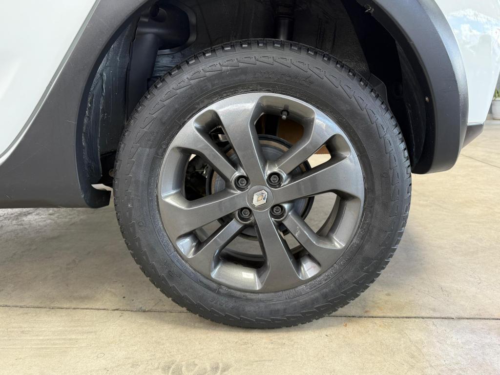 RENAULT Sandero - Foto