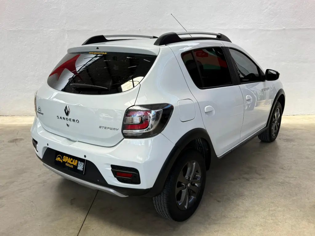 RENAULT Sandero - Foto