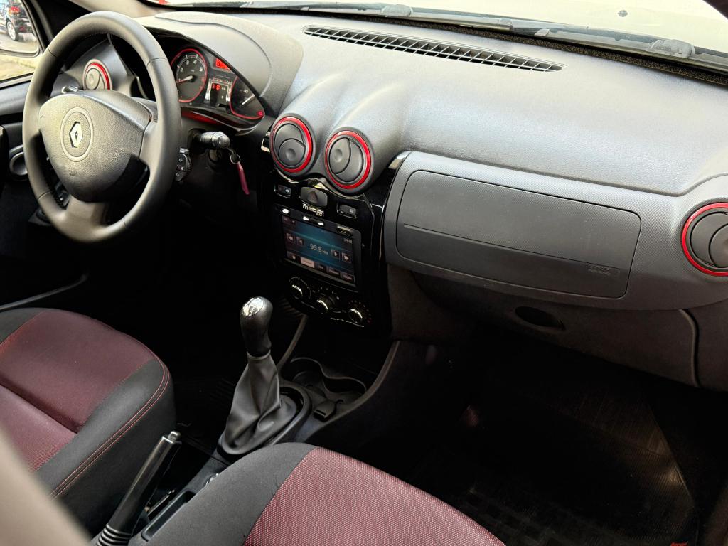 RENAULT Sandero - Foto