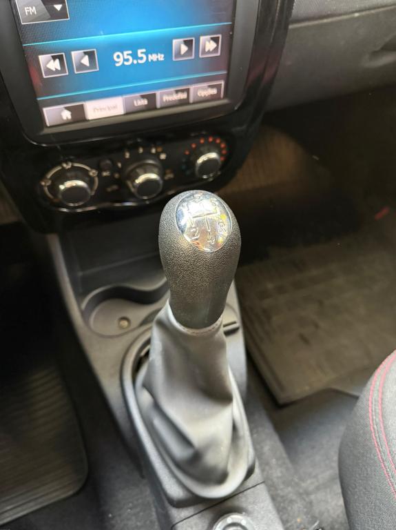 RENAULT Sandero - Foto