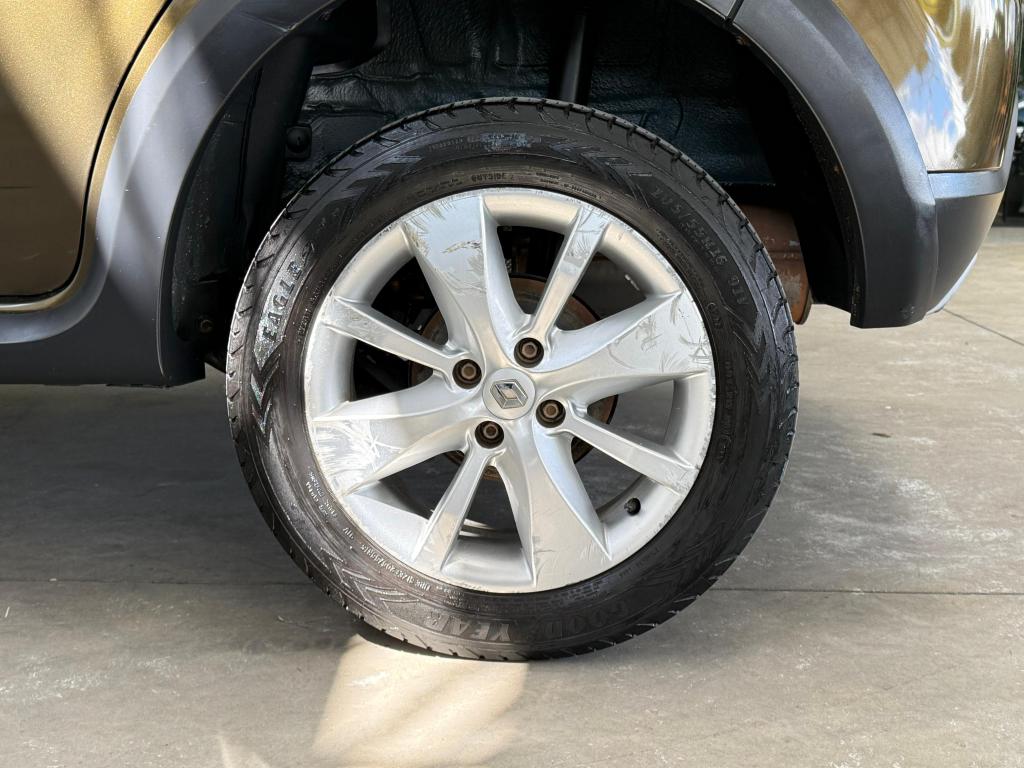 RENAULT Sandero - Foto