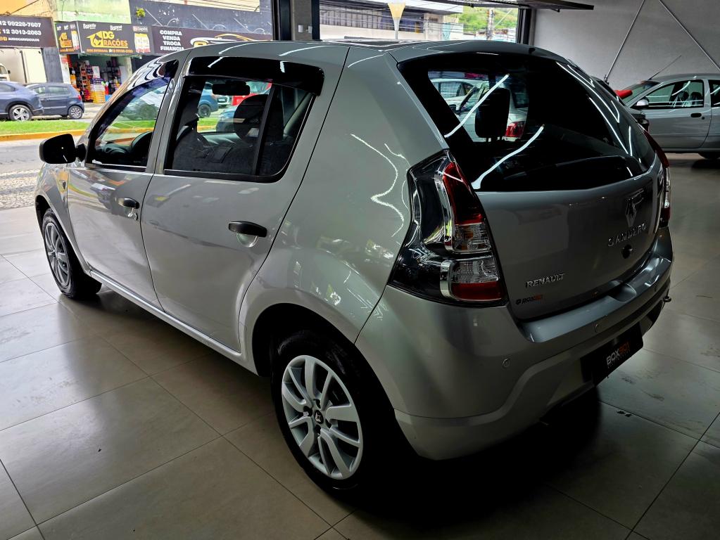 RENAULT Sandero - Foto