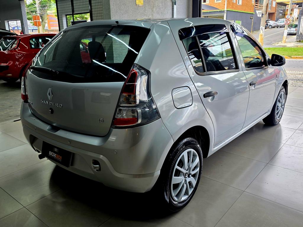 RENAULT Sandero - Foto