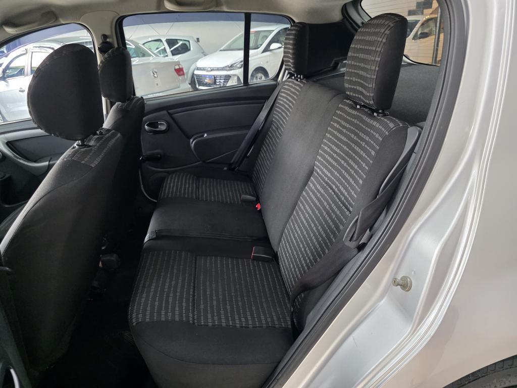 RENAULT Sandero - Foto