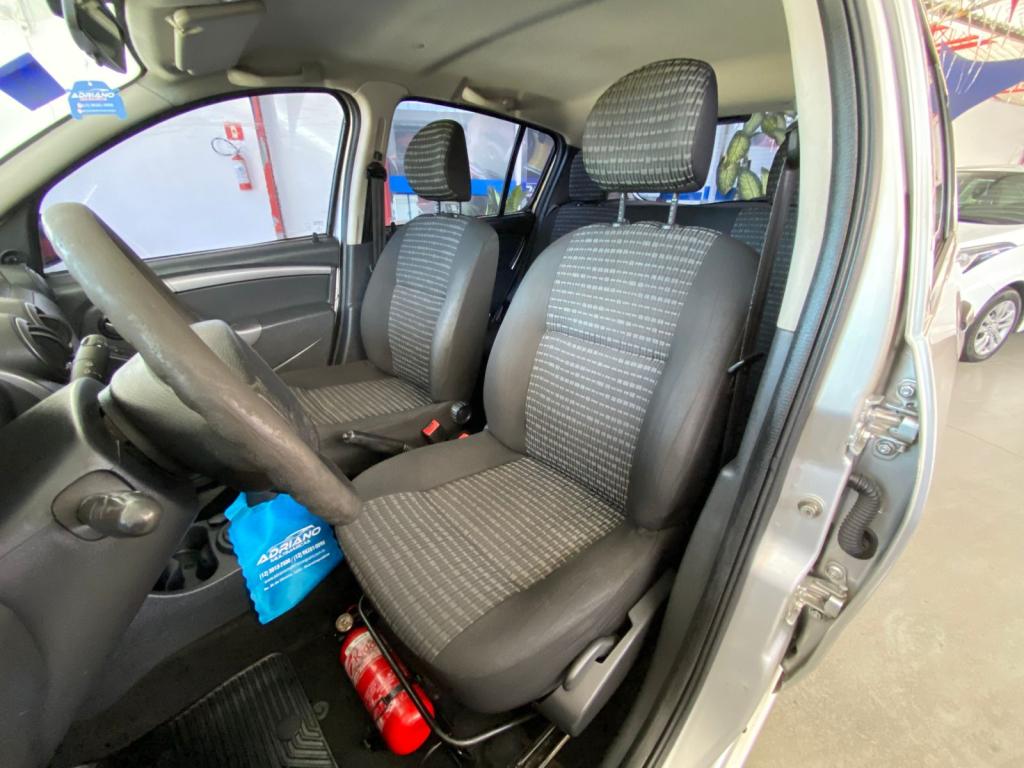 RENAULT Sandero - Foto