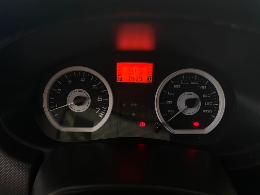 RENAULT Sandero - Foto