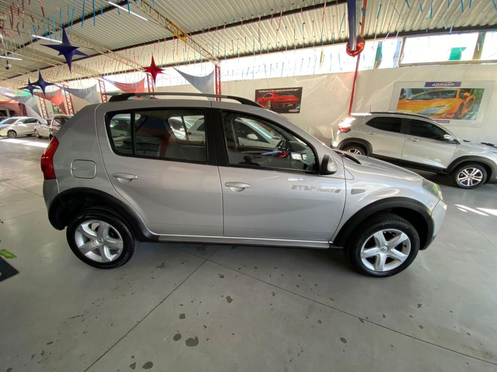 RENAULT Sandero - Foto