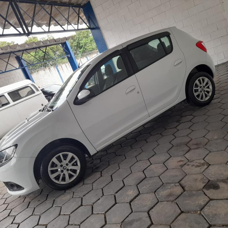 RENAULT Sandero - Foto