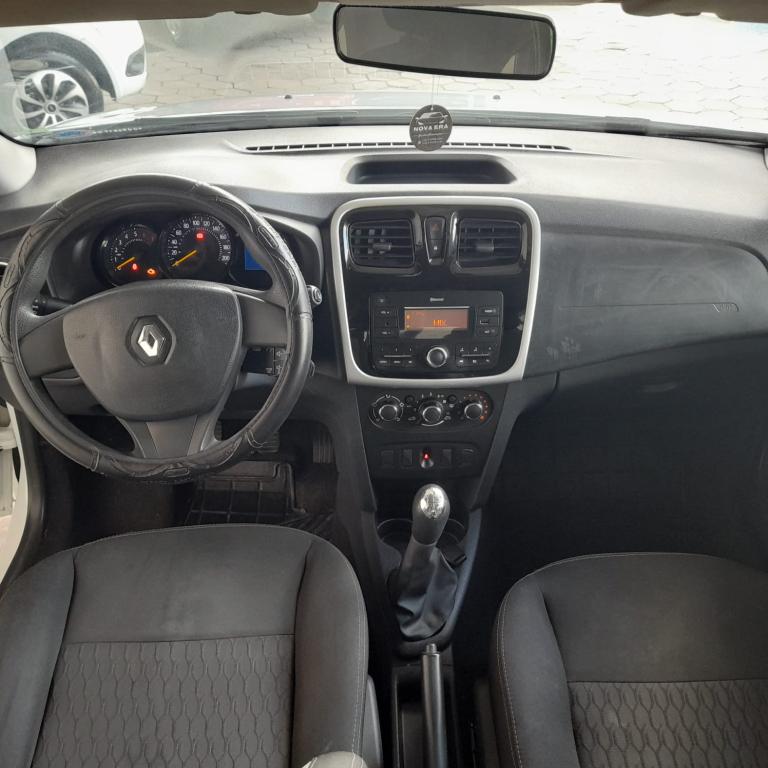 RENAULT Sandero - Foto