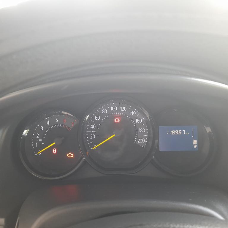 RENAULT Sandero - Foto