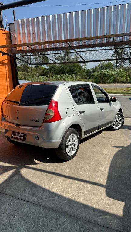 RENAULT Sandero - Foto