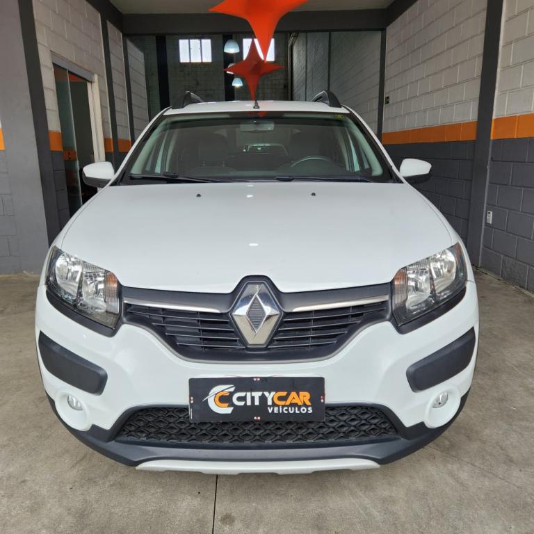 RENAULT Sandero - Foto