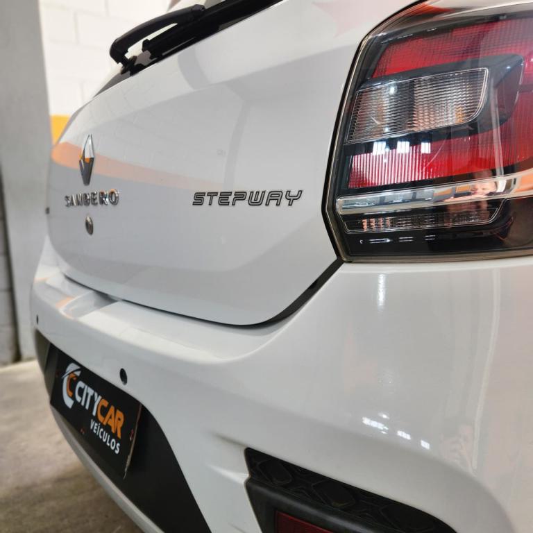 RENAULT Sandero - Foto