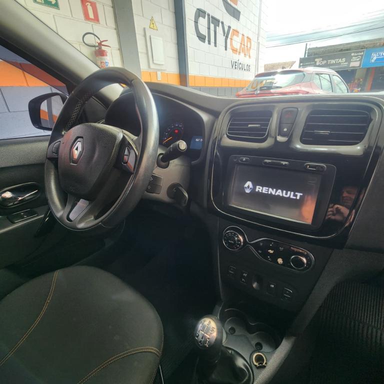 RENAULT Sandero - Foto