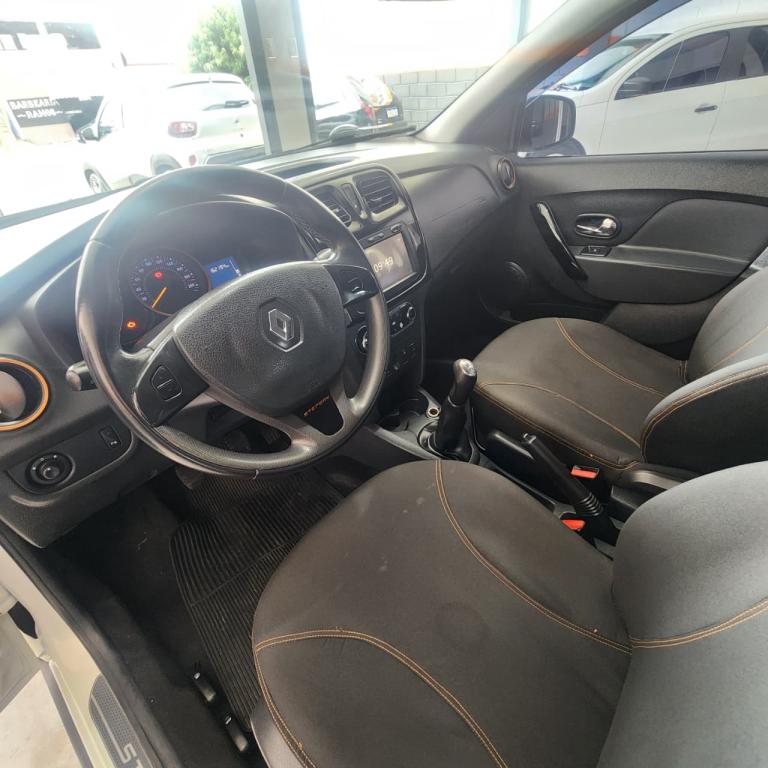 RENAULT Sandero - Foto