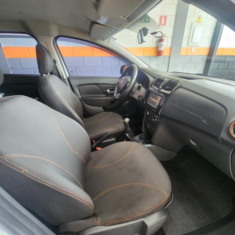 RENAULT Sandero - Foto