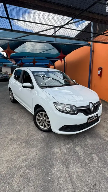 RENAULT Sandero - Foto
