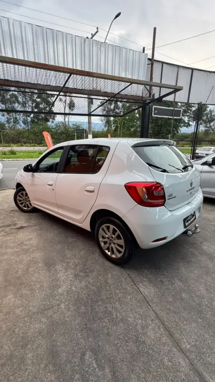 RENAULT Sandero - Foto