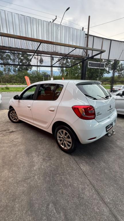RENAULT Sandero - Foto