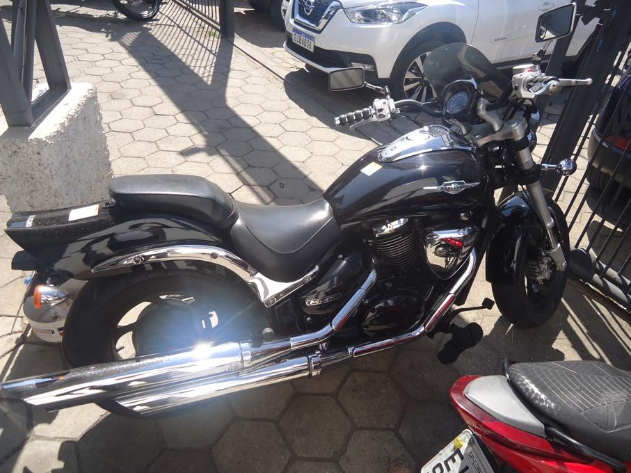 SUZUKI Boulevard M 800