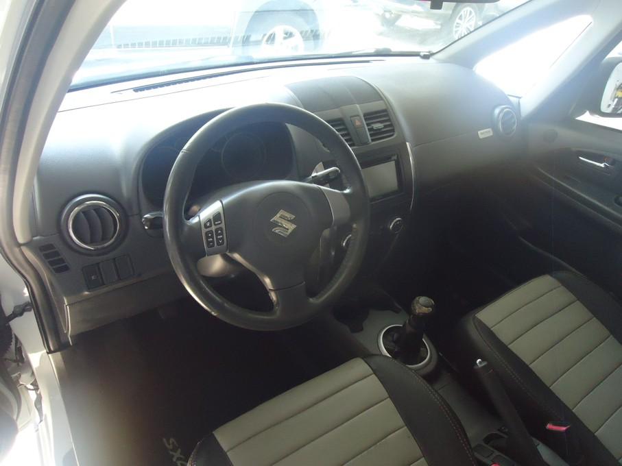 SUZUKI SX4 - Foto