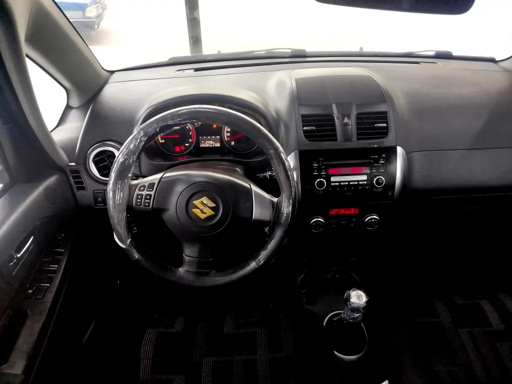 SUZUKI SX4 - Foto