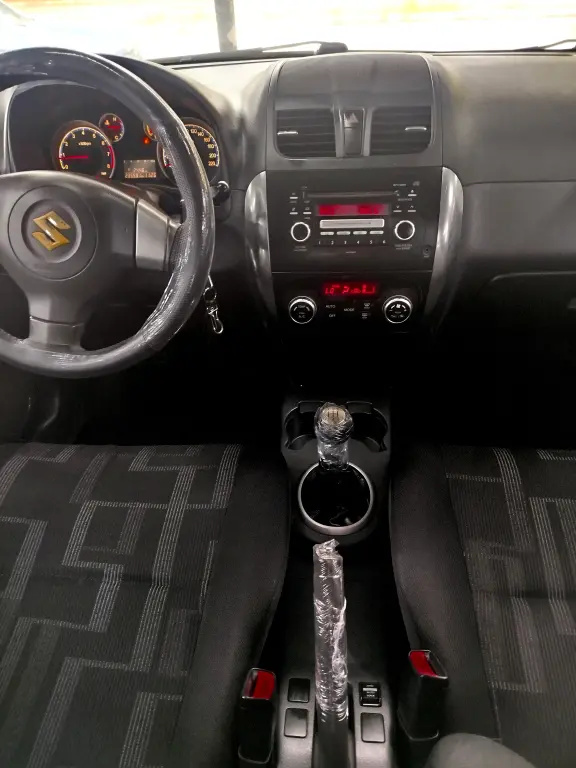 SUZUKI SX4 - Foto
