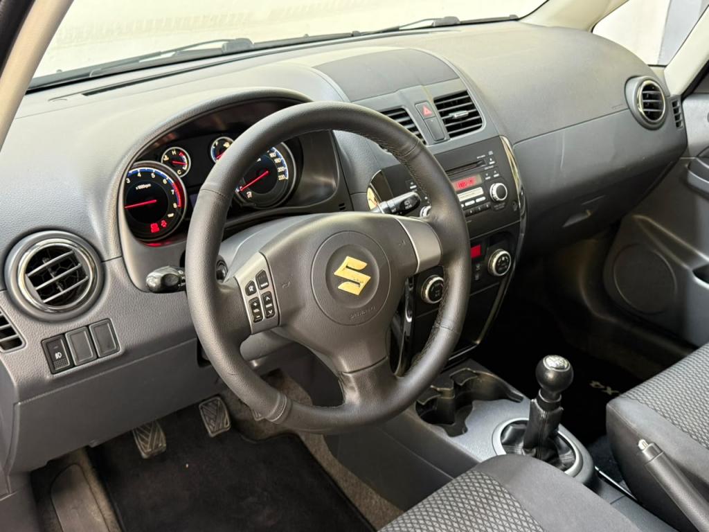 SUZUKI SX4 - Foto