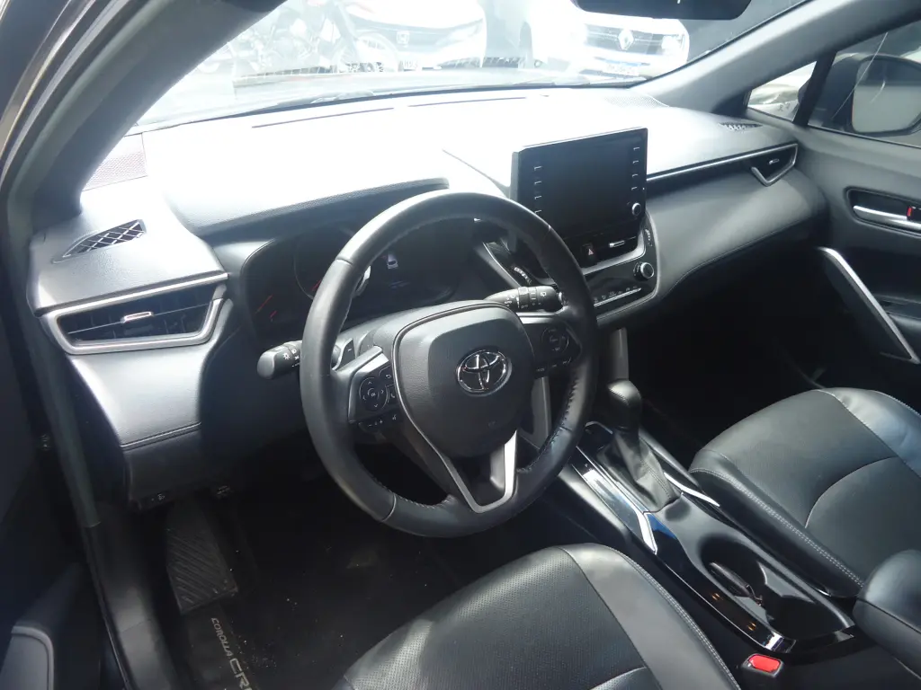 TOYOTA Corolla Cross - Foto