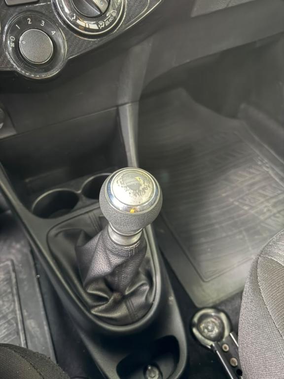 TOYOTA Etios Hatch - Foto