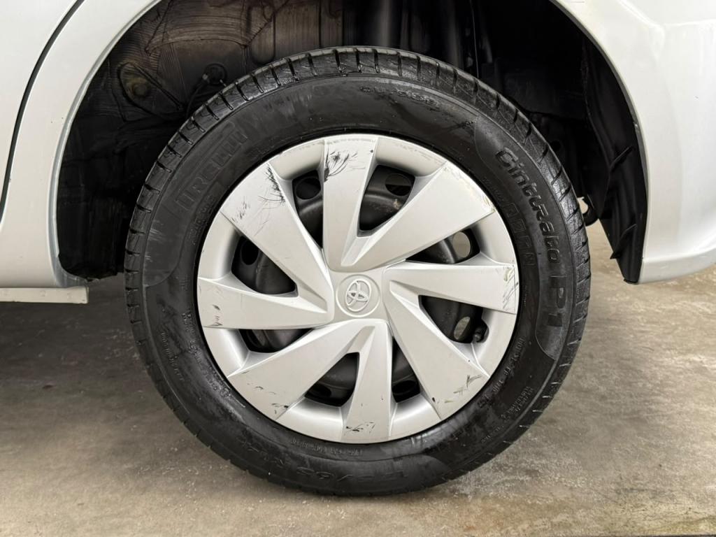 TOYOTA Etios Hatch - Foto
