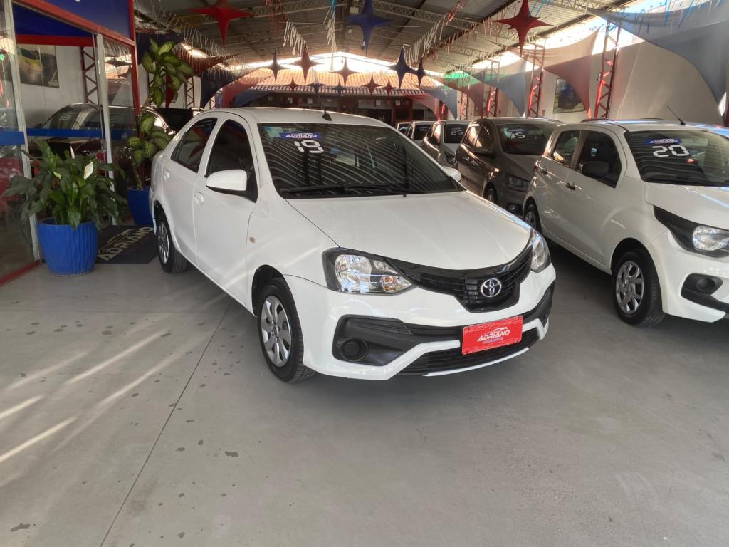 TOYOTA Etios Sedan - Foto