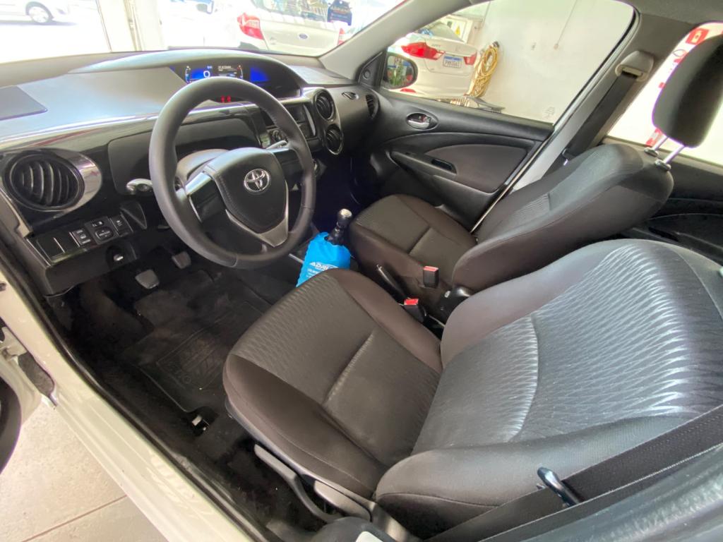TOYOTA Etios Sedan - Foto