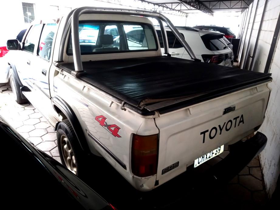 TOYOTA Hilux Caminhonete - Foto
