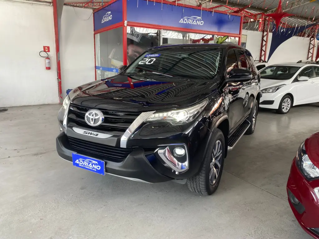 TOYOTA Hilux SW4 - Foto