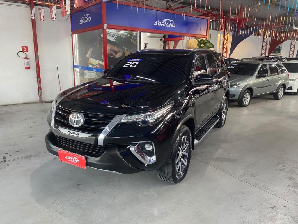 TOYOTA Hilux SW4 - Foto